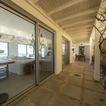 Stunning Sea View & Private Garden In Vilă