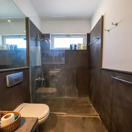 Stunning Sea View & Private Garden In Villa *