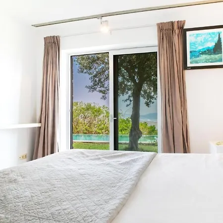 Stunning Sea View & Private Garden In 빌라 *